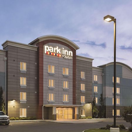 Park Inn By Radisson, Calgary Airport North, Ab Exterior foto